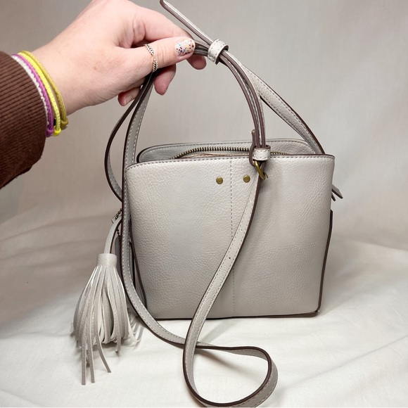 NWOT Denver Hayes Adjustable Crossbody Tassel Purse Multi Pocket Bag - Picture 3 of 5